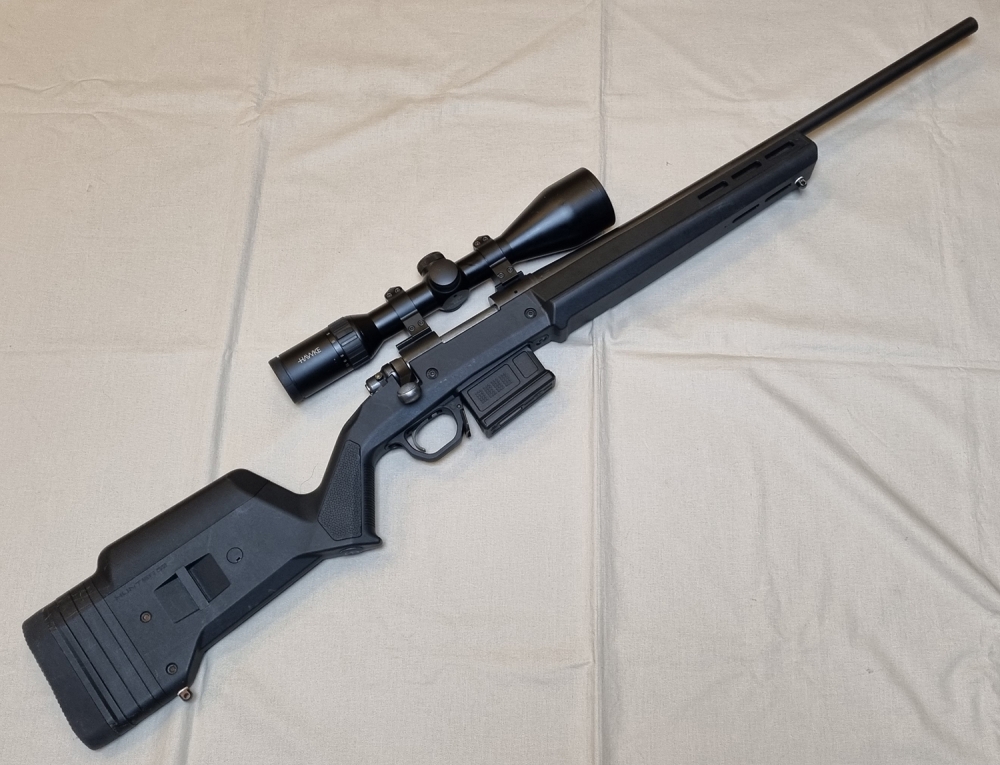 Remington 700 Kal. 308 Win med Magpul stokk, 5sk mag og Hawke kikkertsikte