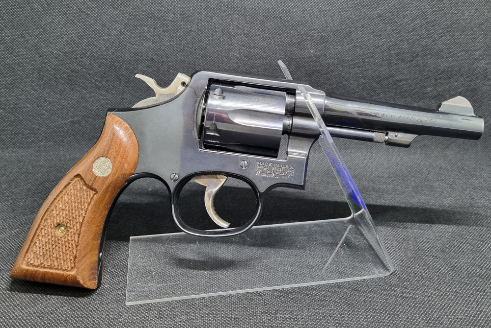 Smith & Wesson model 10-7 38spl 4