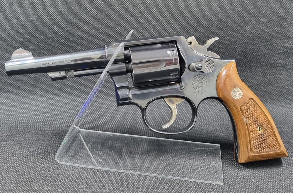 Smith & Wesson model 10-7 38spl 4